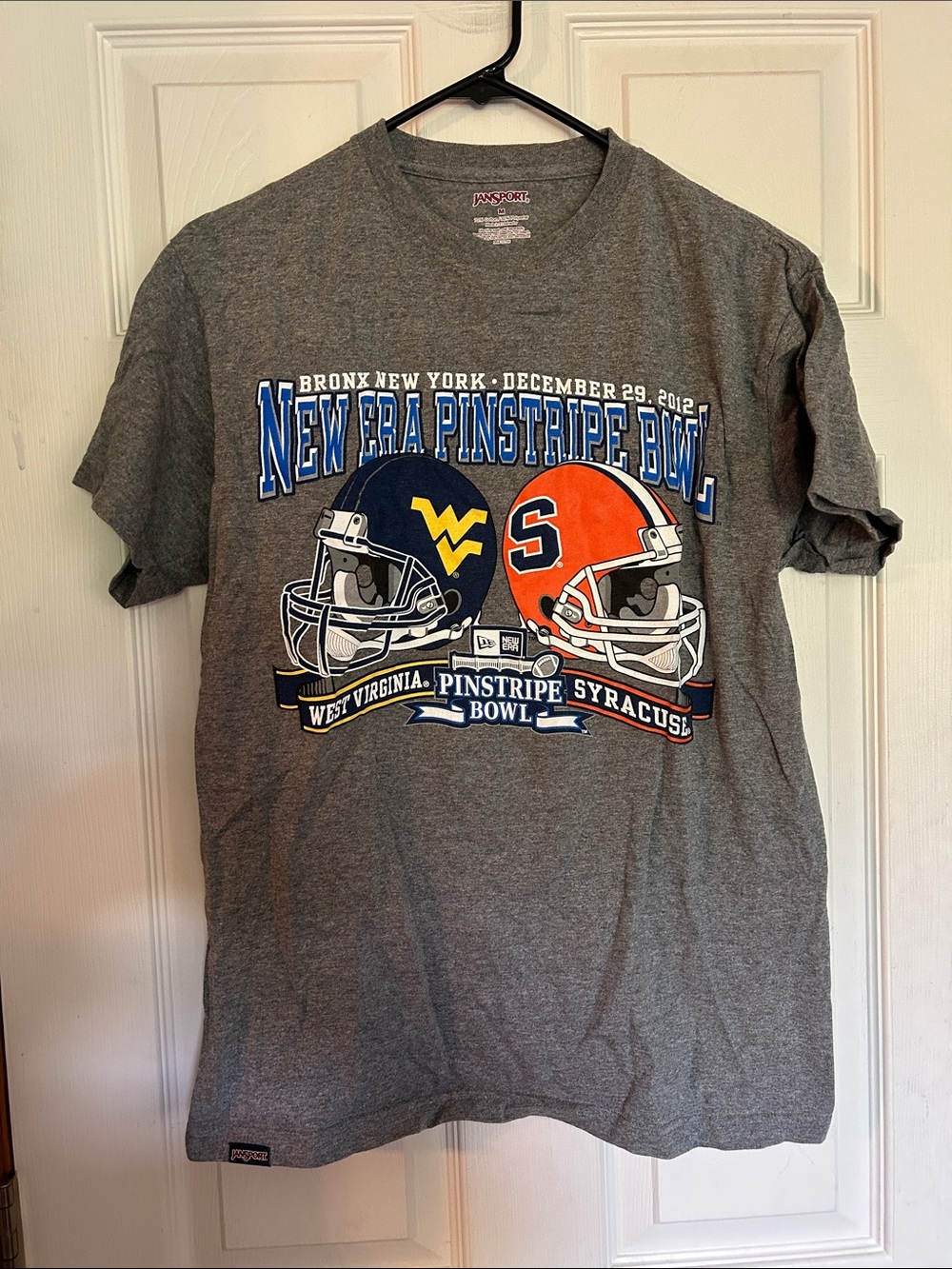 Jansport Gray New Era Pinstripe Bowl WV Syracuse Helmets Graphic Vintage Tee